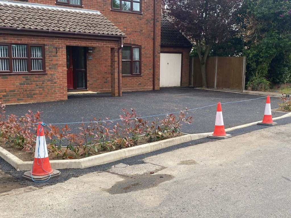 Tarmac Restoration & Driveways