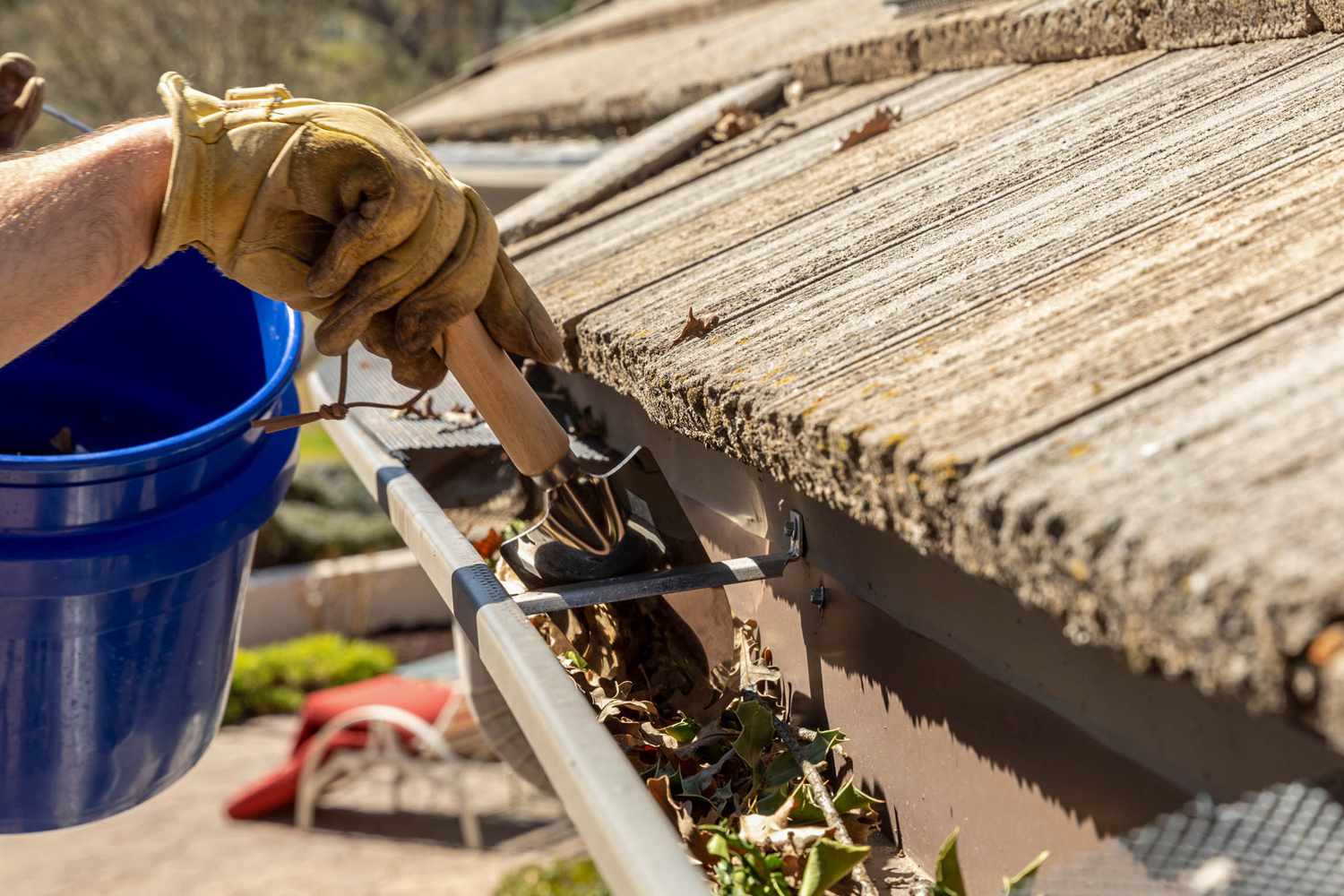 Gutter Cleaning & Repair 1